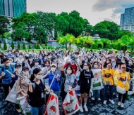 Hundreds of Hanoi volunteers participated in community-driven cleanup event