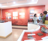 Exhibition shows Vietnamese resilience and bravery in air defense