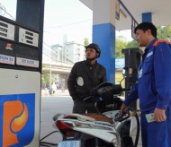 Fuel prices in sharp fall on May 4