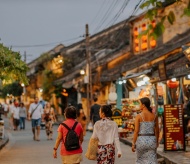 Hoi An Ancient Town opens a more pedestrian street, enforces entrance payment