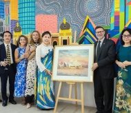 Sydney Opera House and Hanoi's One Pillar Pagoda featured in newly unveiled mural