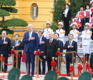 General Secretary Nguyen Phu Trong hosts reception to welcome US President Joe Biden