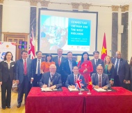 Hanoi delegation promotes trade and investment in the UK