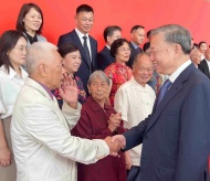 Chinese personalities honored for support to Vietnam 