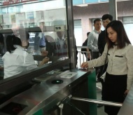 Hanoi pioneers in using interoperable smart cards for public transport