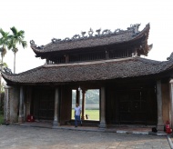 Explore 400-year communal house in Quoc Oai 