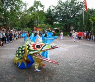 Experience unique Snake Dance in Hanoi's Le Mat Village 