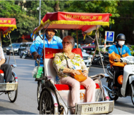 Lunar New Year tourism boom sets new records