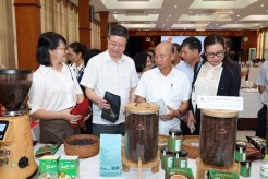 Hanoi supports farmers' end-of-year agricultural sales  