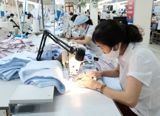 Vietnam economic recovery stays positive despite worst Covid-19 wave yet