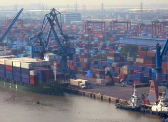 Vietnam likely to attain trade surplus in 2021