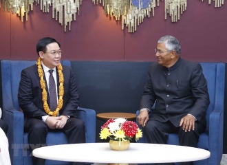 Parliament chairman arrives in New Delhi to boost Vietnam-India relations  