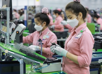 Made-in-Vietnam phones post record export turnover of US$58 billion in 2021