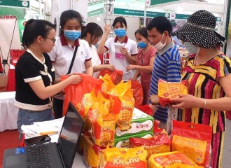 Hanoi hosts fair for safe farm produce  