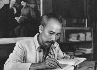 Exhibitions mark President Ho Chi Minh’s 132nd birthday anniversary