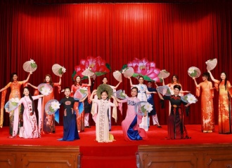 Thang Long Royal Citadel-inspired ao dai collection introduced in Brunei