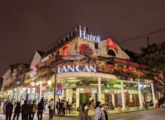 Street foods you should not miss when visiting Hoan Kiem Lake