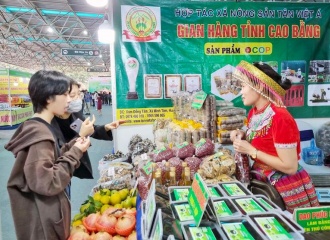 Fair promoting OCOP products underway in Hanoi