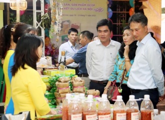  Festival displays OCOP products linked to Hanoi tourism underway this week