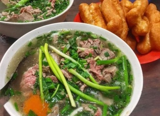 Vietnam named among top food destinations by Gordon Ramsay 