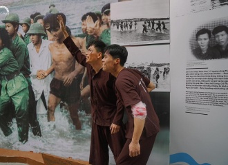 Exhibition on Vietnamese revolutionary soldiers and prisoners opens 