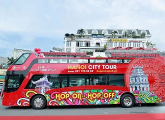 Hanoi offers free double-decker bus tickets on holiday