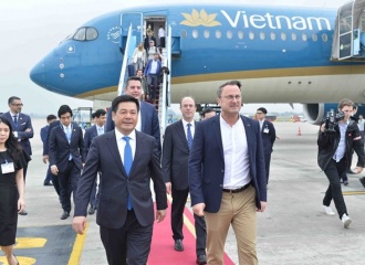 Prime Minister of Luxembourg arrives in Hanoi, beginning official visit to Vietnam