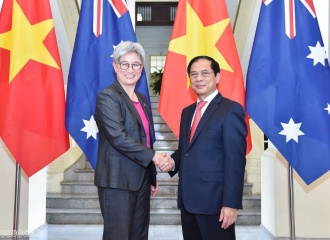 Australian FM welcomed in Hanoi on official visit