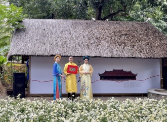 Hanoi culture inspires ao dai collections