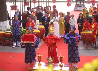 Hanoi's Imperial Citadel recreates ritual ceremony to commemorate emperors