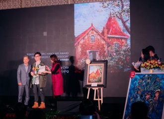 Painting of an ancient Hanoi villa wins prestigious award