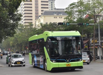 Conversion of all fuel buses to electric and gas buses to benefit Hanoi