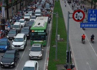 Hanoi to earmark US$10 million to tackle traffic congestion  