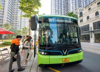 Hanoi targets up to 90% electric and green energy buses by 2030