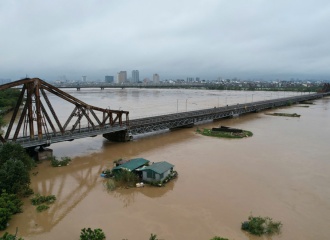 Water levels in Red River drop to safe mark