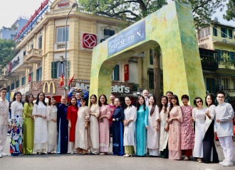 Diplomatic missions celebrate Hanoi's Liberation Day