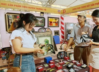 OCOP handicraft exhibition opens on Hanoi's outskirts