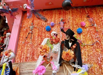 Hanoi's Old Quarter vibrant ahead of Halloween