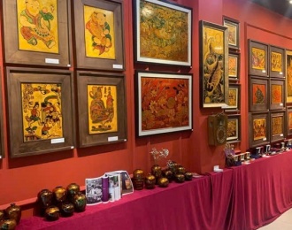 Lacquer painting exhibition now underway in Hanoi