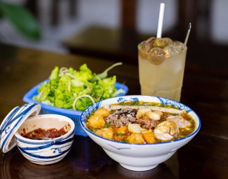 Authentic Hanoi Old Quarter bun rieu: Irresistible charm 