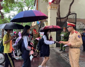 Hanoi raises road safety awareness among students