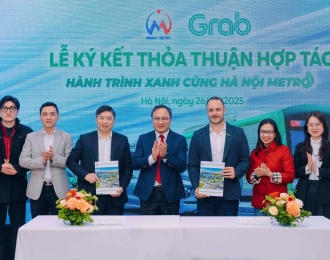 Hanoi Metro partners with ride-hailing providers for public transport convenience