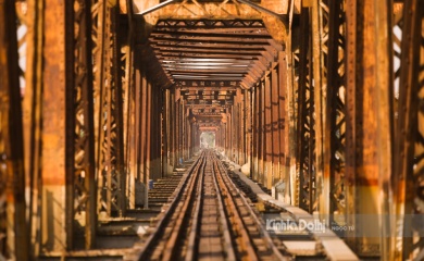 The maintenance of Hanoi’s iconic Long Bien Bridge is underway