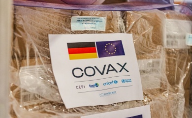 More Covid-19 vaccines arrive, Germany becomes biggest European donor of Vietnam