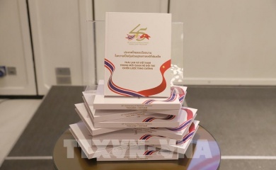 Vietnam, Thailand launch book to commemorate 45th anniversary of diplomatic relations