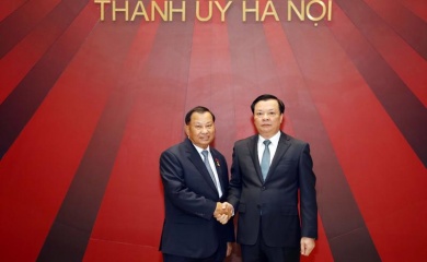 Hanoi's Party leader receives President of the Cambodian Senate