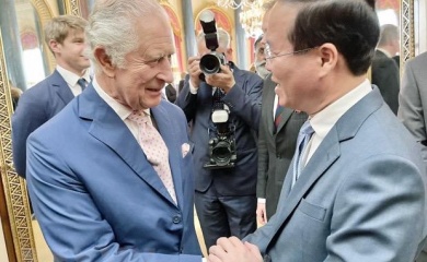 Vietnam prioritizes strategic partnership with UK: State President