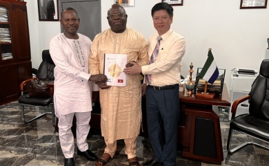 Vietnam supports rice industry in Sierra Leone 