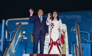 Prime Minister Chinh leaves for 1st 2024 trip, heading to Europe