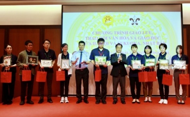 Fukuoka students begin homestay exchange program in Hanoi